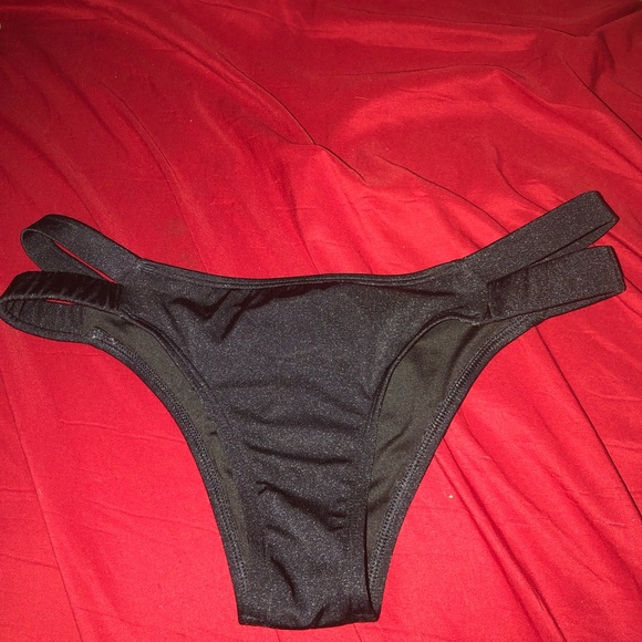 Victoria Secret Bikini Bottoms (M) - Picture 3 of 5